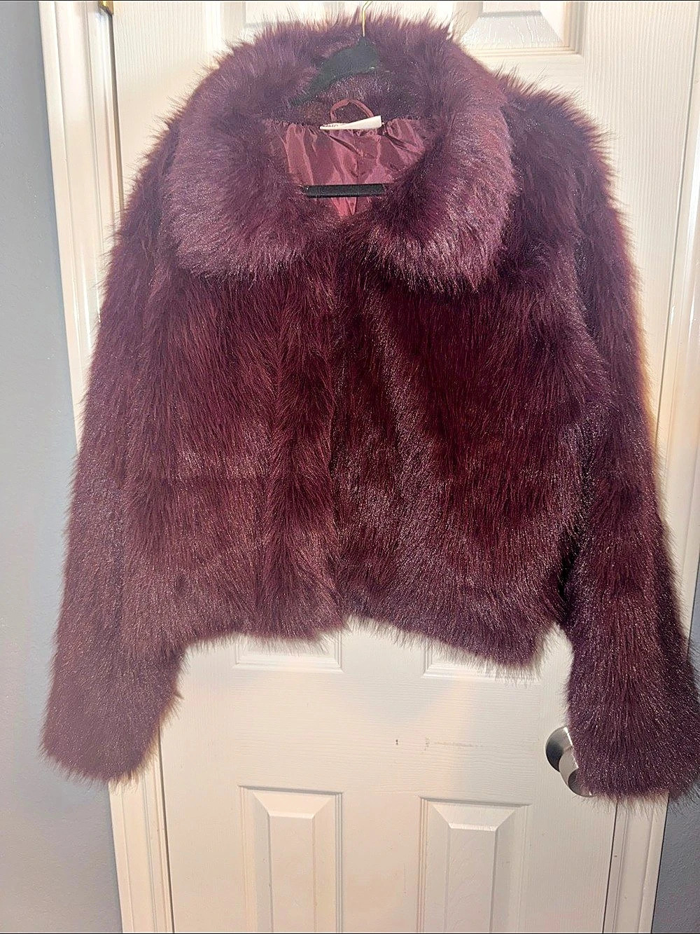 No Boundaries Faux Fur Jacket in Purple or Burgundy XXL (20) Like New